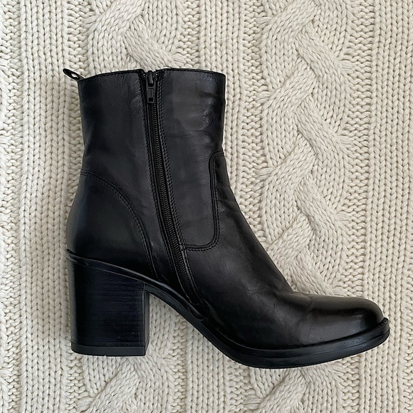 Le Château Block Heel Zip-Up Ankle Booties - Picture 4 of 12